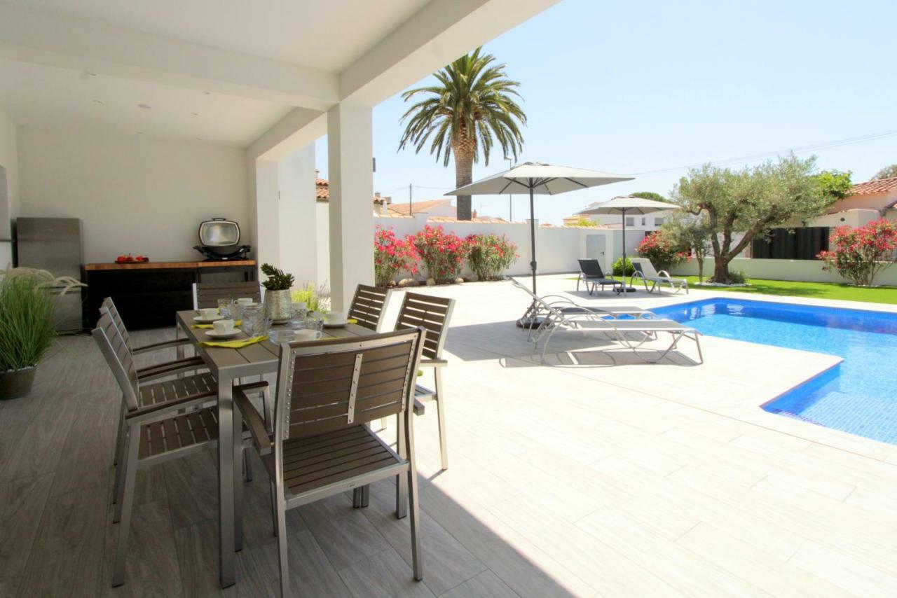 Leon Inmo Villa Magna - 12262 Empuriabrava Exterior photo